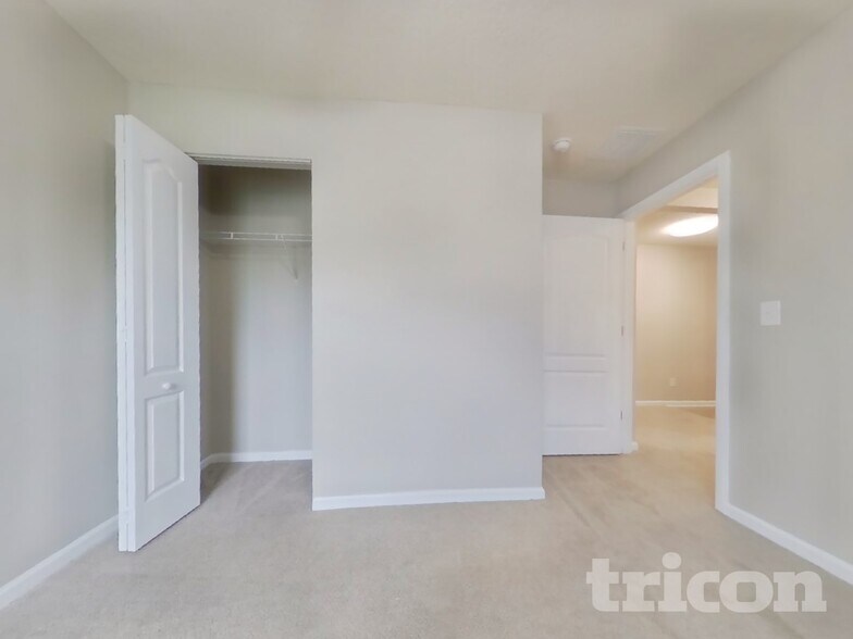 Building Photo - 3720 Summit Oaks Dr