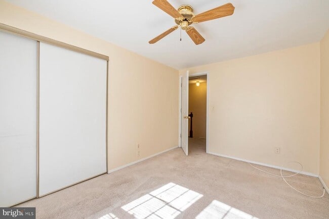 Building Photo - 39 Triple Crown Ct