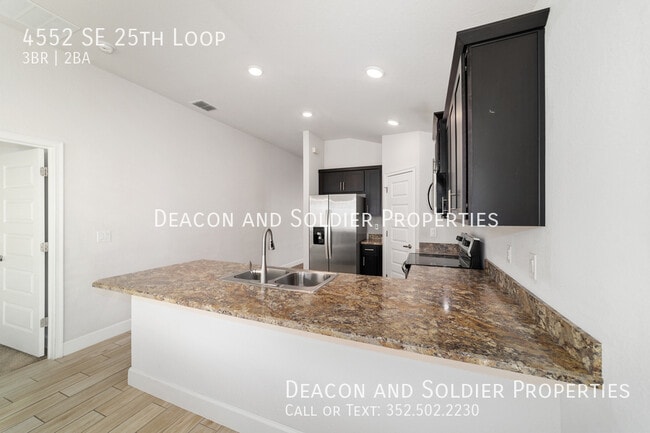 Building Photo - 4552 SE 25th Loop