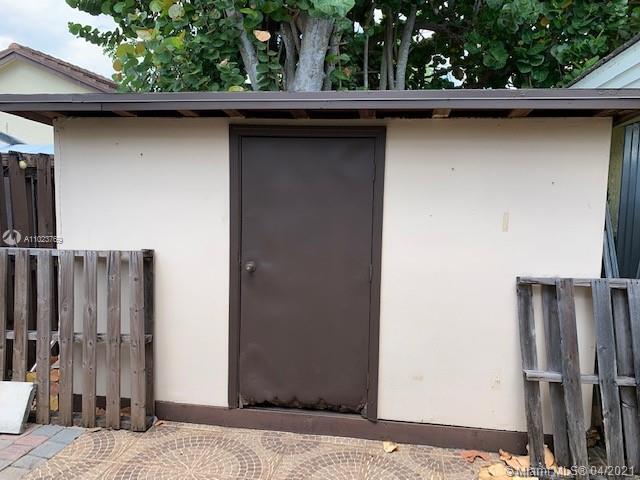 Building Photo - 9516 SW 148th Ave