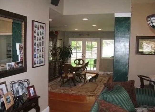 Building Photo - Lovely One Level home in Valencia!
