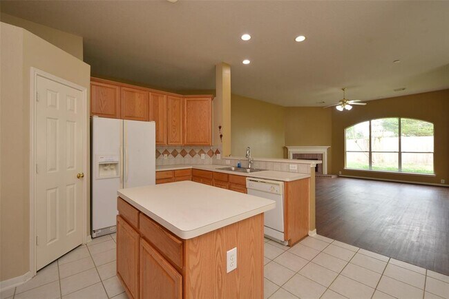 Building Photo - 2931 Sunbird Dr