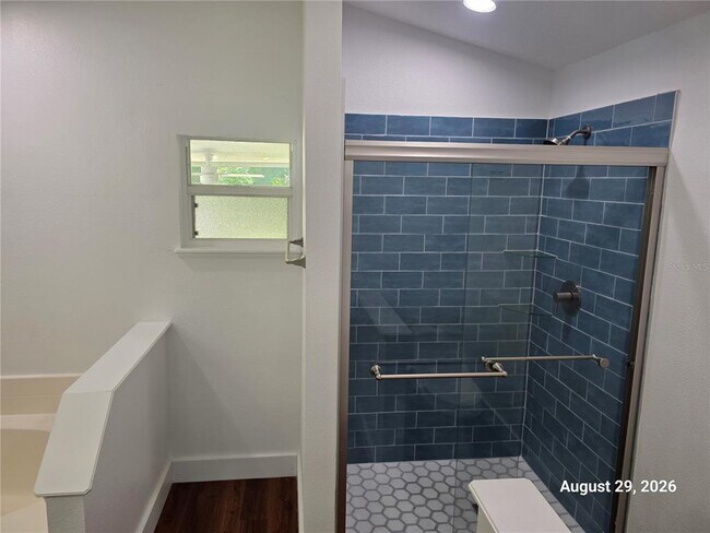 Building Photo - 834 Amidon St