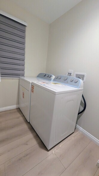 Brand New washer & gas dryer - 342 Pasadena Ave