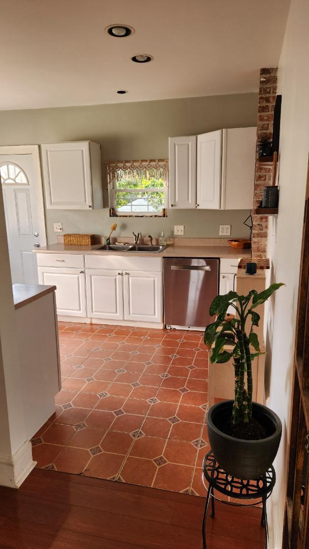 Building Photo - 733 S 18th St