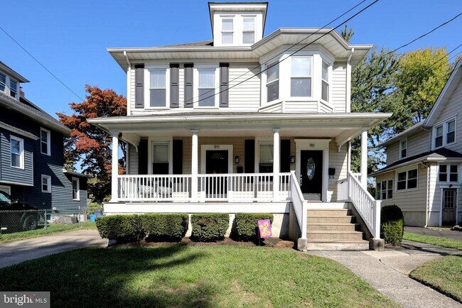 Building Photo - 911 Eldridge Ave