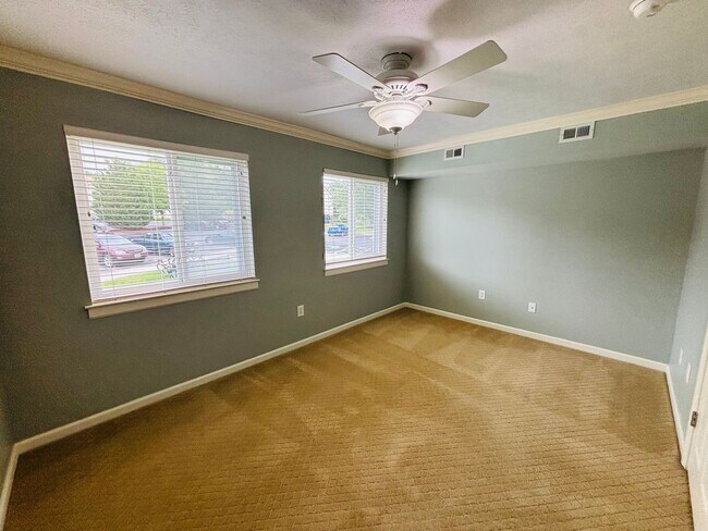 Building Photo - 1775 Liberty Ln