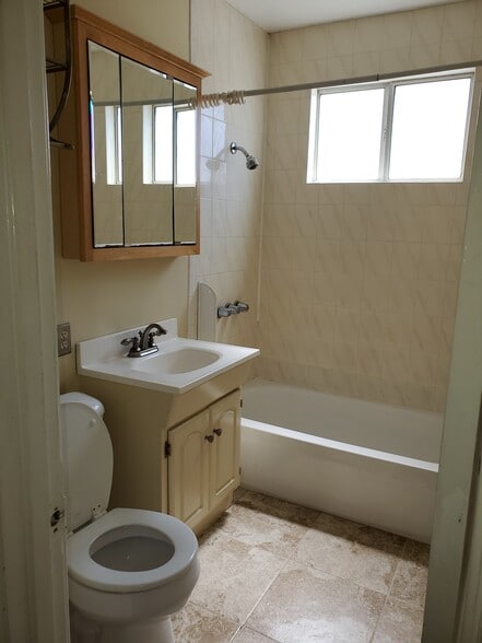 Bathroom - 10832 Westminster Ave