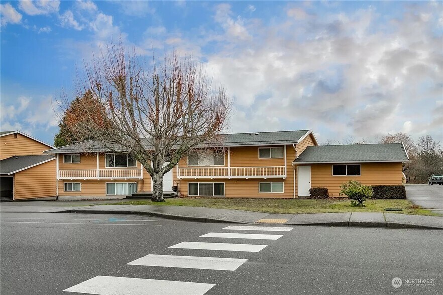 Building Photo - 1072 Mitchell Ave