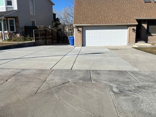 Building Photo - Remodeled West Jordan 4 Bedroom 4 Bath!