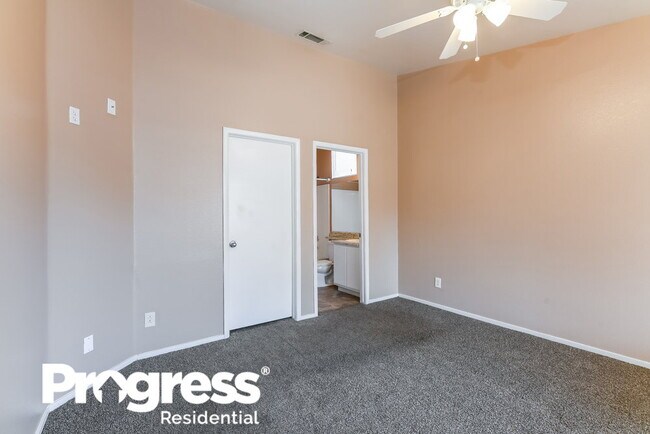 Building Photo - 327 Yarnell Dr