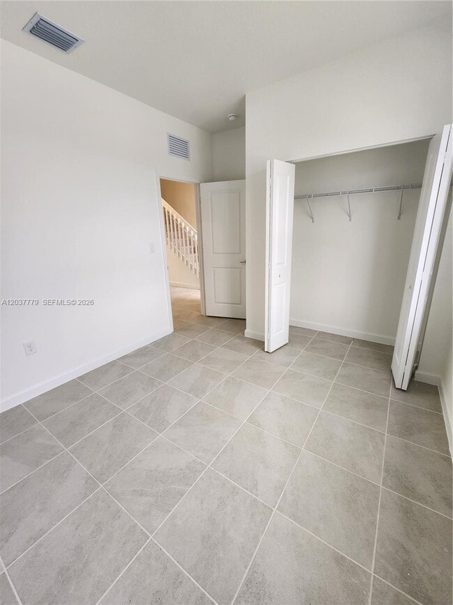 Building Photo - 263 SE 11th Ct