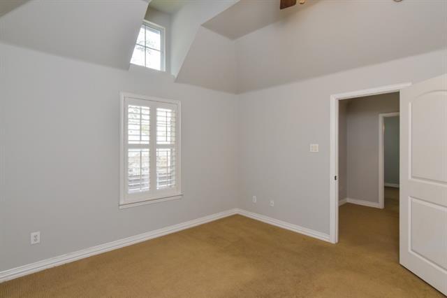 Building Photo - 9750 Candlewood Dr