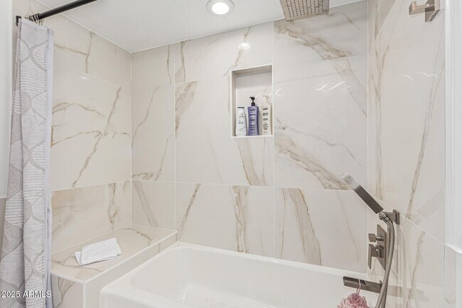 Building Photo - 10113 E Topaz Dr