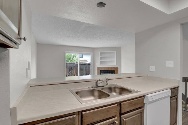 Building Photo - 2449 Lexington Village Ln