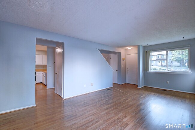 Building Photo - 545 Cypress Rd