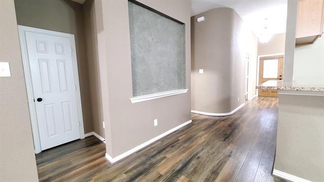 Building Photo - 2401 Eaton Dr