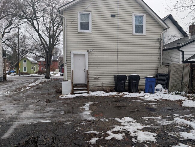 Building Photo - 1955 W 58th-Lower