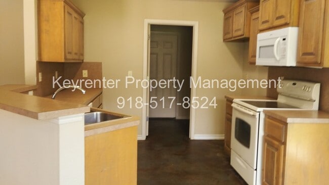 Building Photo - Claremore | 3 Bed | 2 Bath | Large Backyard
