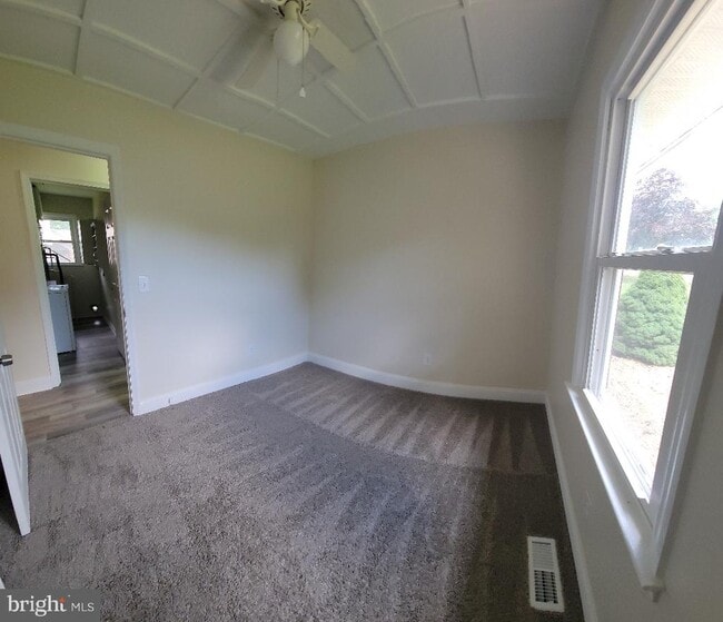 Building Photo - 601 Perry Dr