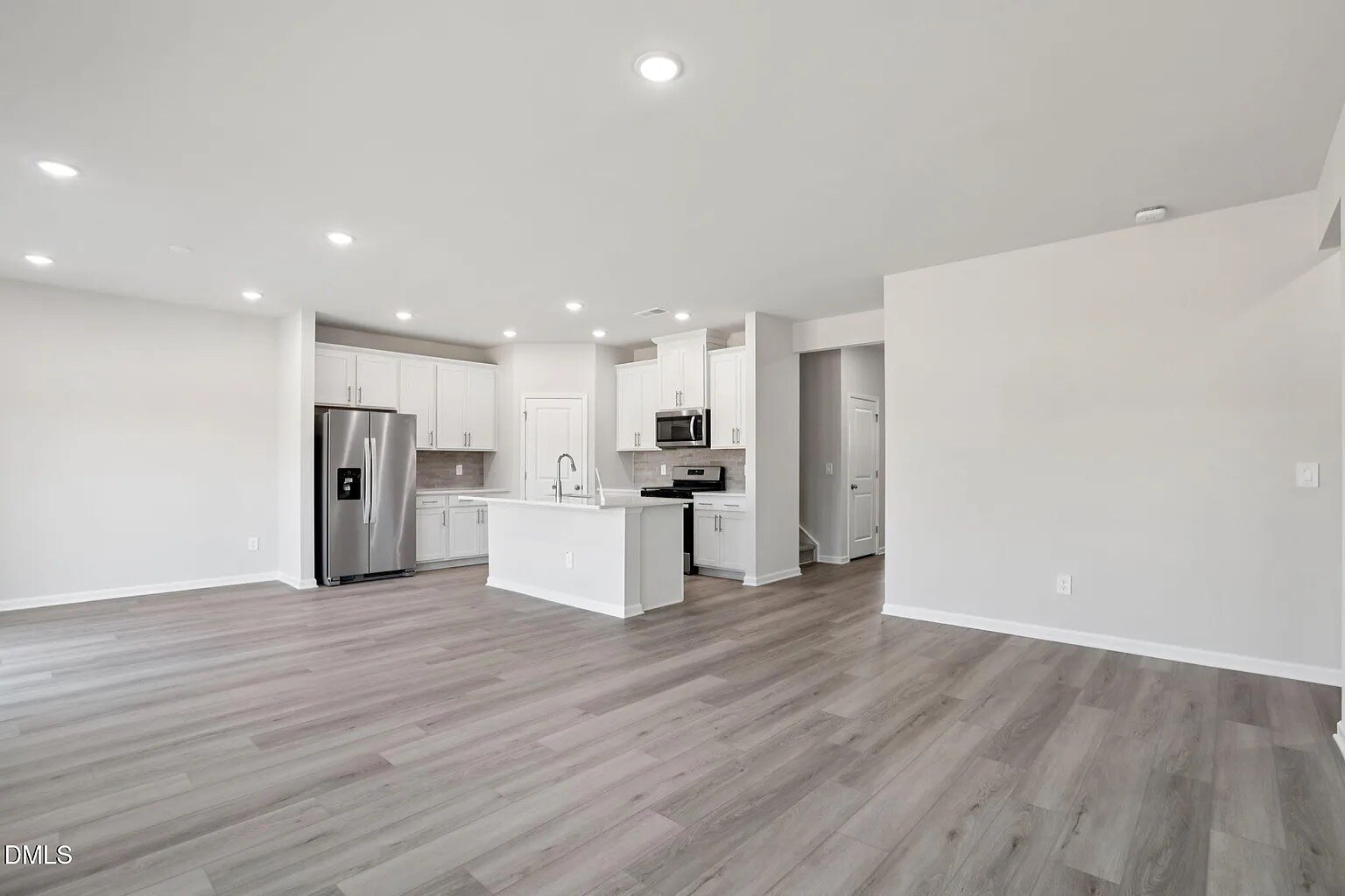 Building Photo - Room in House on Hoff Ct