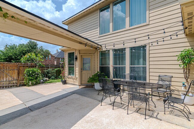Building Photo - 6219 St Rosalia Dr