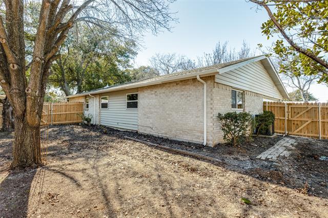 Building Photo - 1413 Bosque Dr