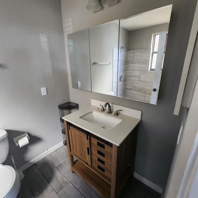 Building Photo - 2040 San Marcos Dr SE