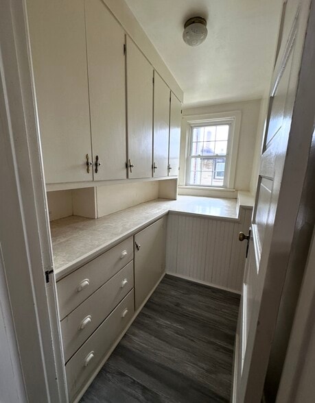 Walk in pantry for extra storage - 2712 S 9th St