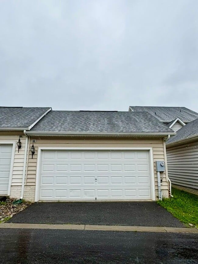 Building Photo - 12227 Majestic Maple Dr