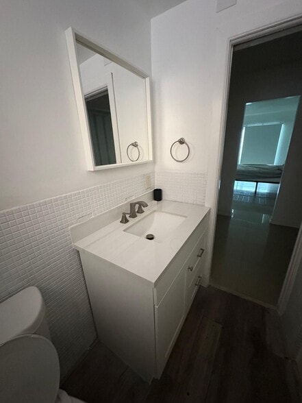 Building Photo - 215 SE 3rd Ave