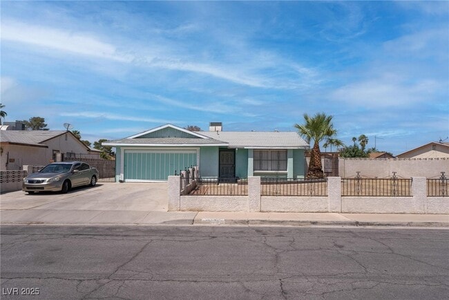 Primary Photo - 2206 Sunnyslope Ave