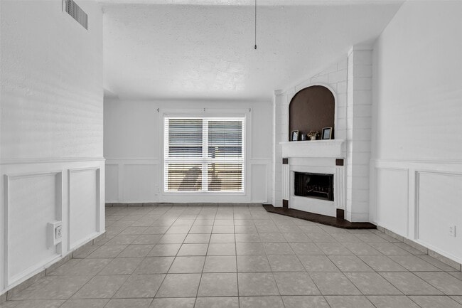 Building Photo - 7227 Greenyard Dr