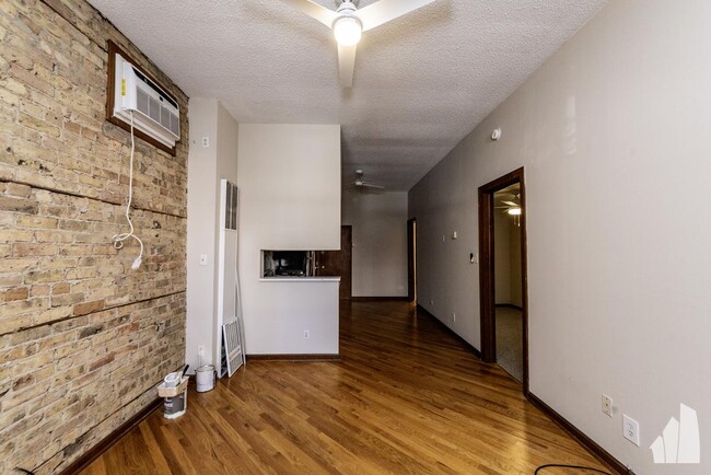 Building Photo - 1 bedroom in Chicago IL 60622