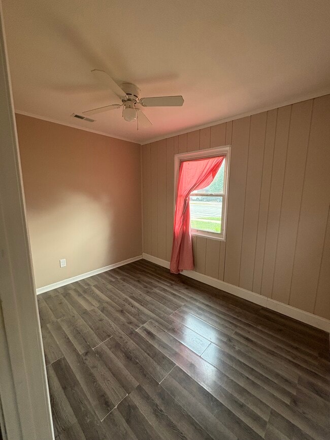 Building Photo - 3453 165th St