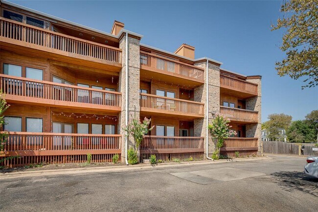 Building Photo - 1406 Windsor Rd