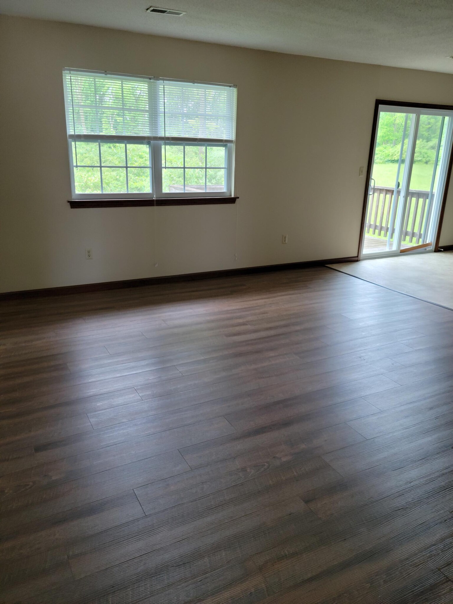 Building Photo - 16 Cherry Tree Ln