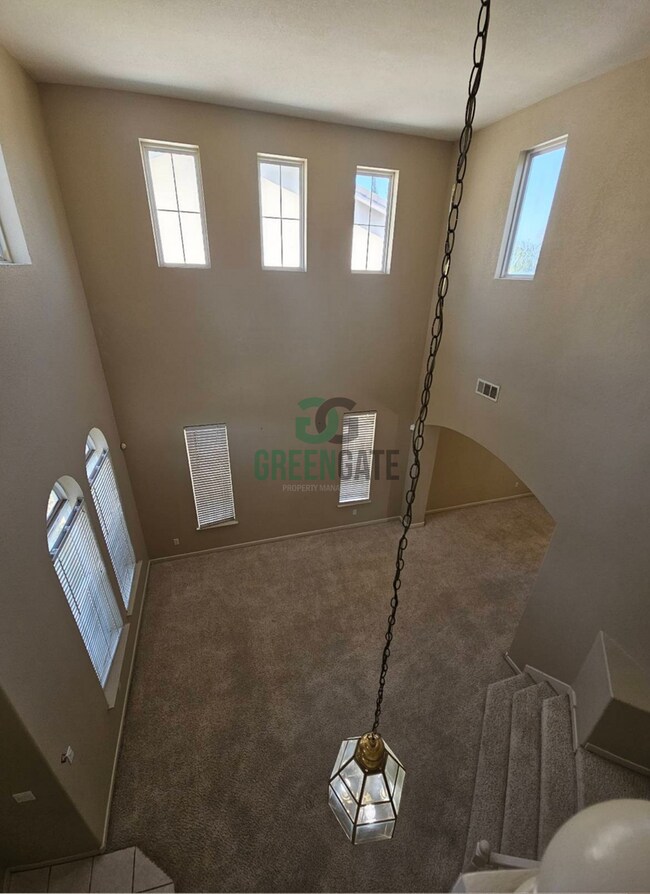 Building Photo - Price Reduced! 4 Bedroom 3 Bath Home is No...