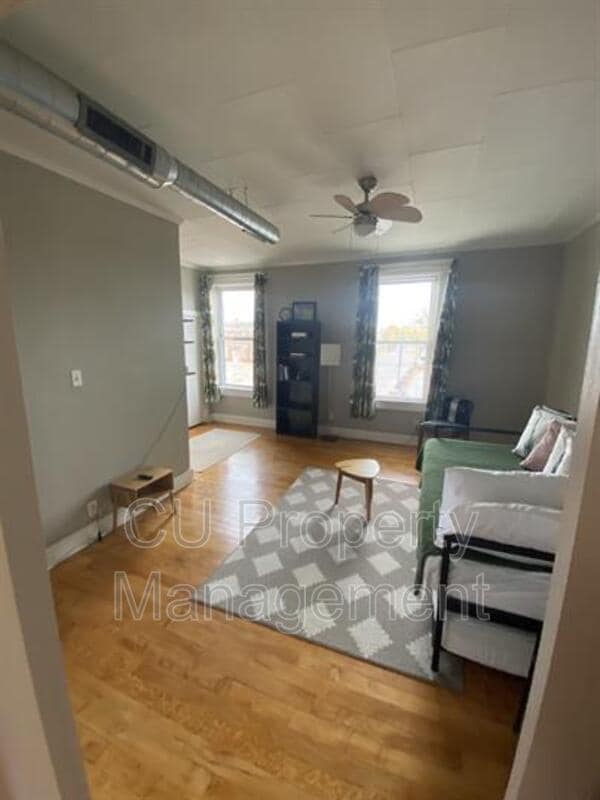 Building Photo - 415 N Neil St