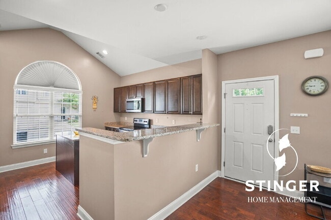 Building Photo - 301 Dante Cir