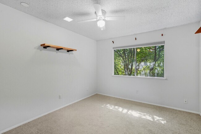 Building Photo - 7258 Coronado Cir
