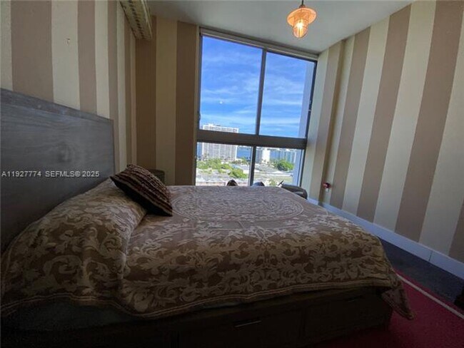 Building Photo - 7901 Hispanola Ave