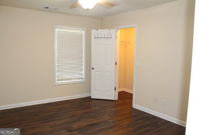 Building Photo - 103 Lindsay Ct