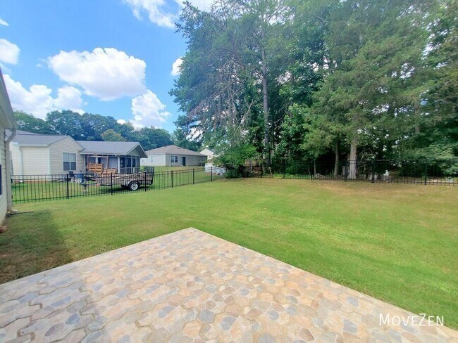Building Photo - 21 Reedy River Way