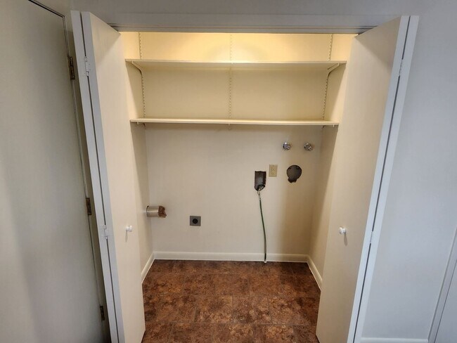 Building Photo - Coming Soon! 4 bedroom 2 bath
