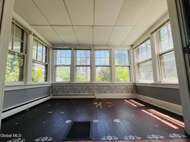 Building Photo - 57 S Main Ave