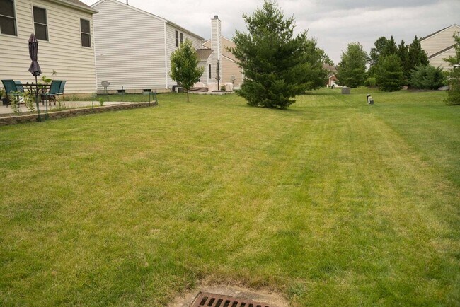 Building Photo - 1664 Boxwood Dr