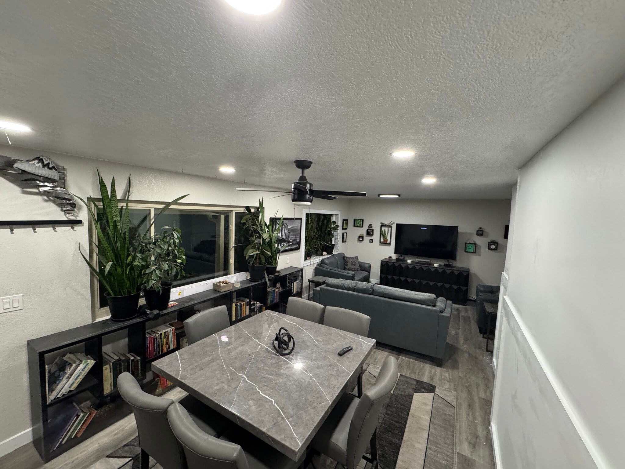 Building Photo - 7860 Linda Cir