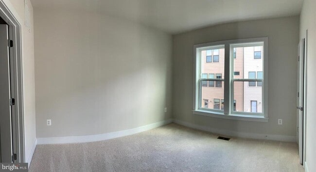 Building Photo - 565 Shorthorn Way