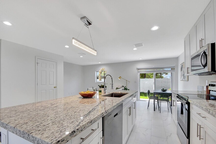 Building Photo - 3871 Patio Ct